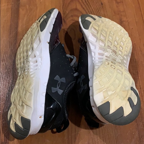 Under Armour running / workout shoes - Picture 3 of 5
